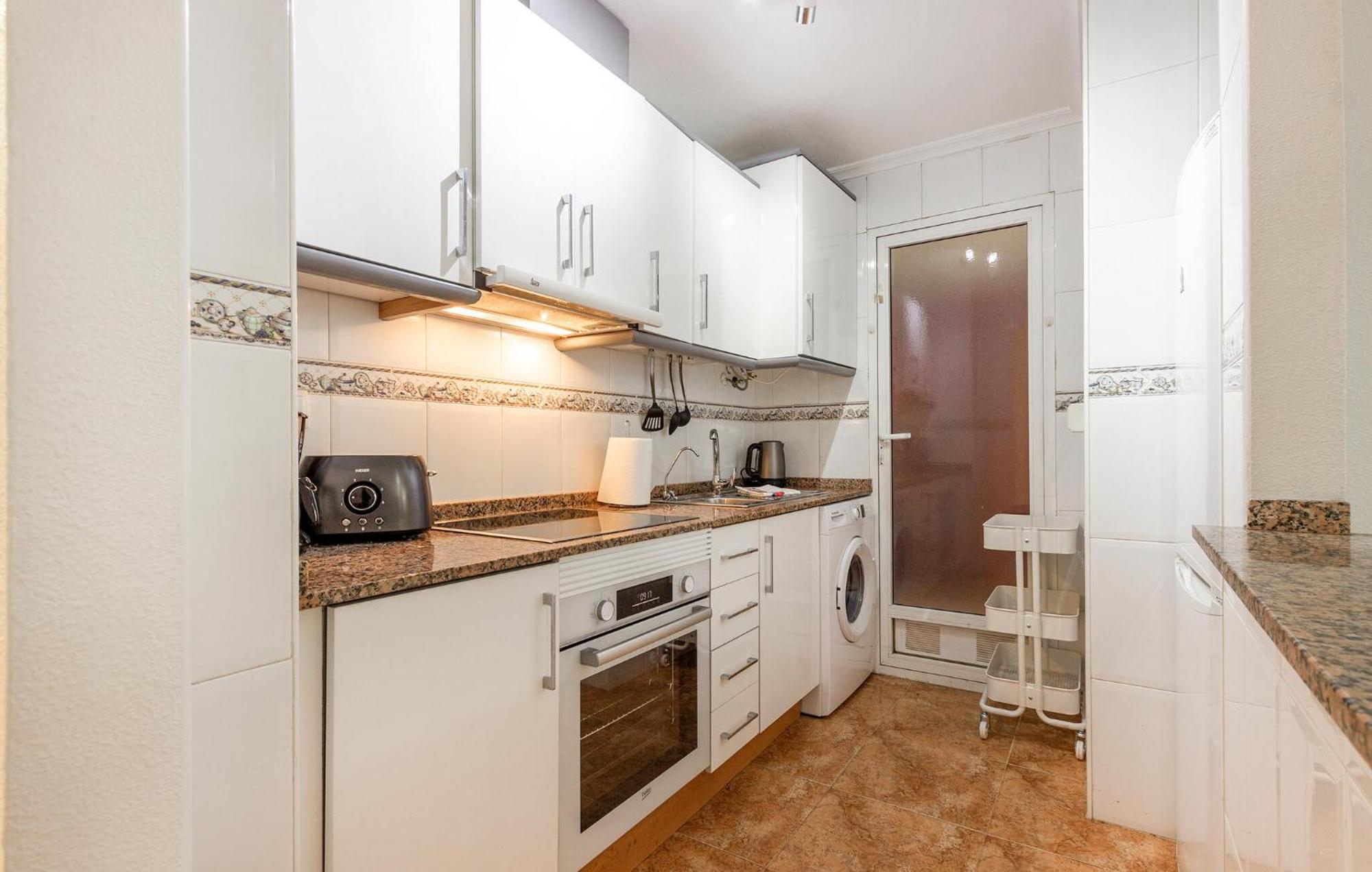 Amazing Apartment In Torrevieja With Kitchen Екстериор снимка