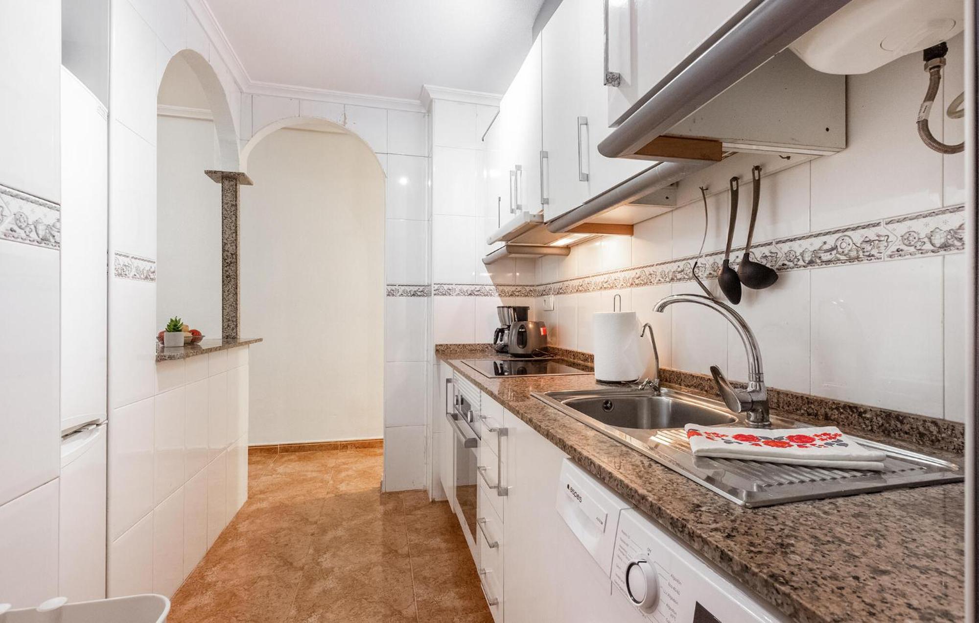 Amazing Apartment In Torrevieja With Kitchen Екстериор снимка
