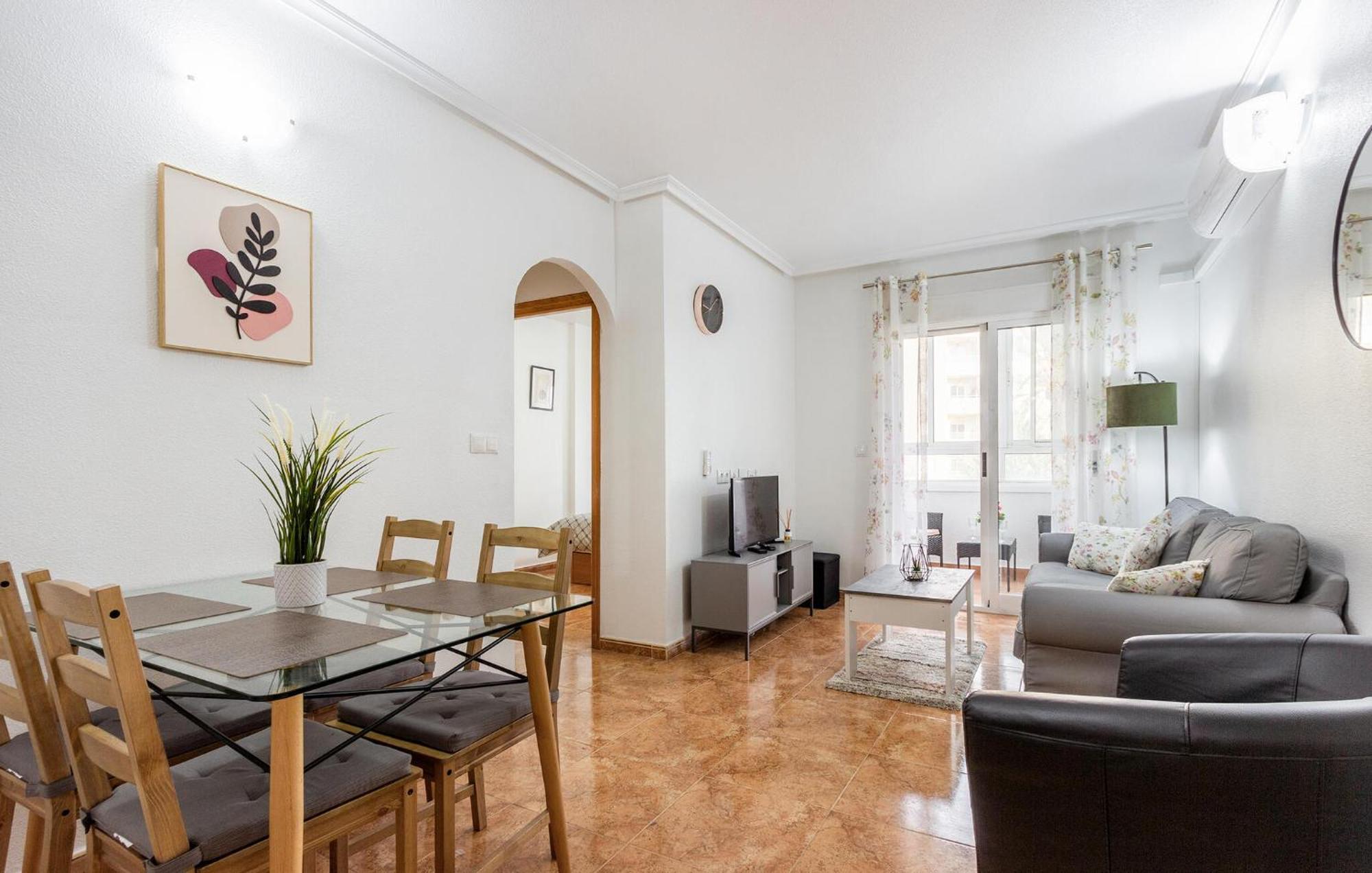 Amazing Apartment In Torrevieja With Kitchen Екстериор снимка