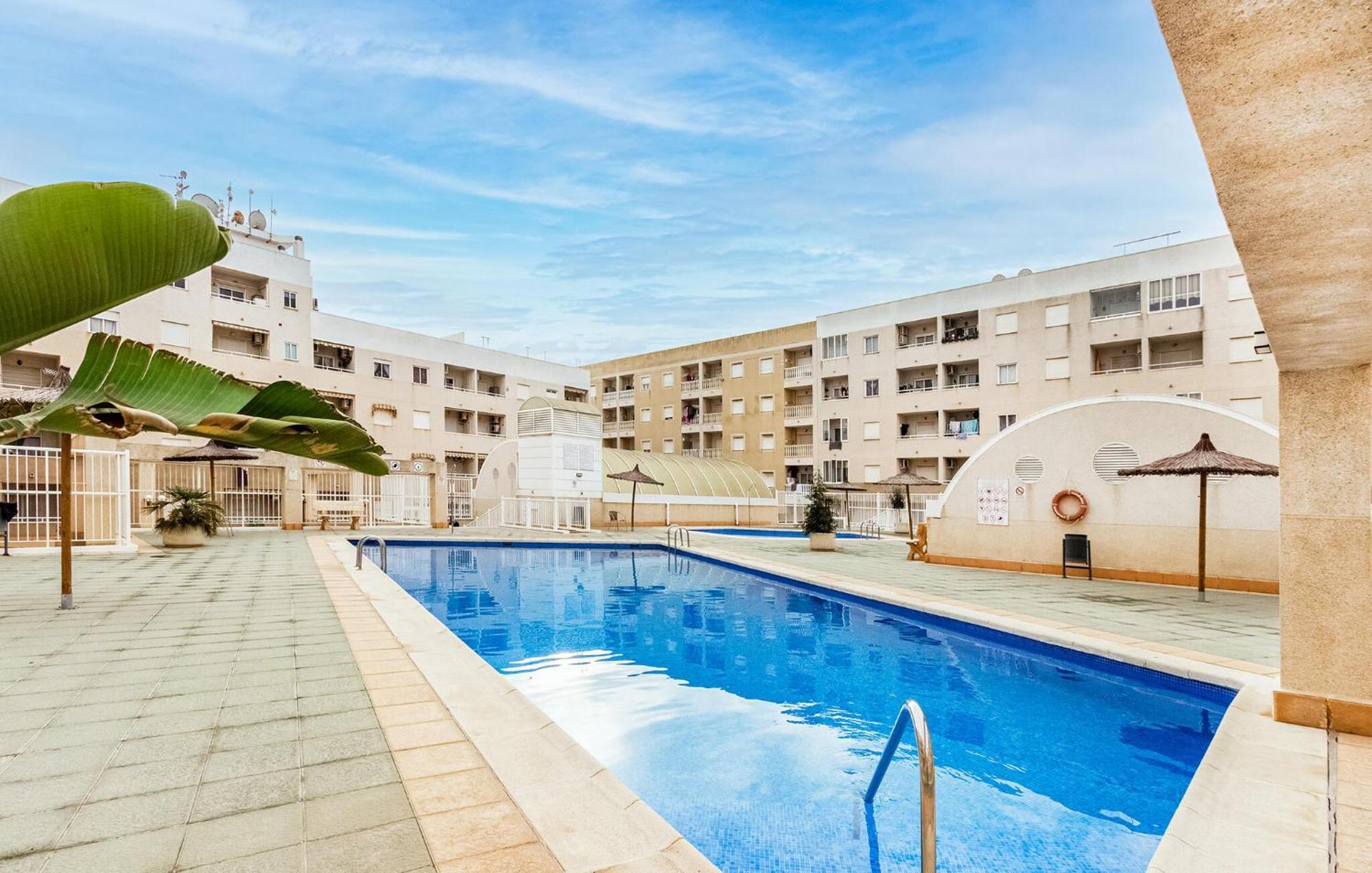 Amazing Apartment In Torrevieja With Kitchen Екстериор снимка