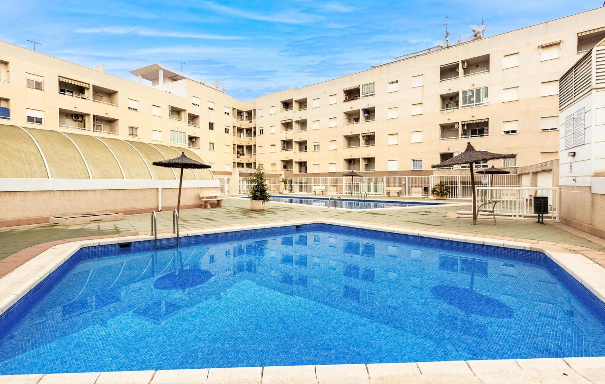 Amazing Apartment In Torrevieja With Kitchen Екстериор снимка